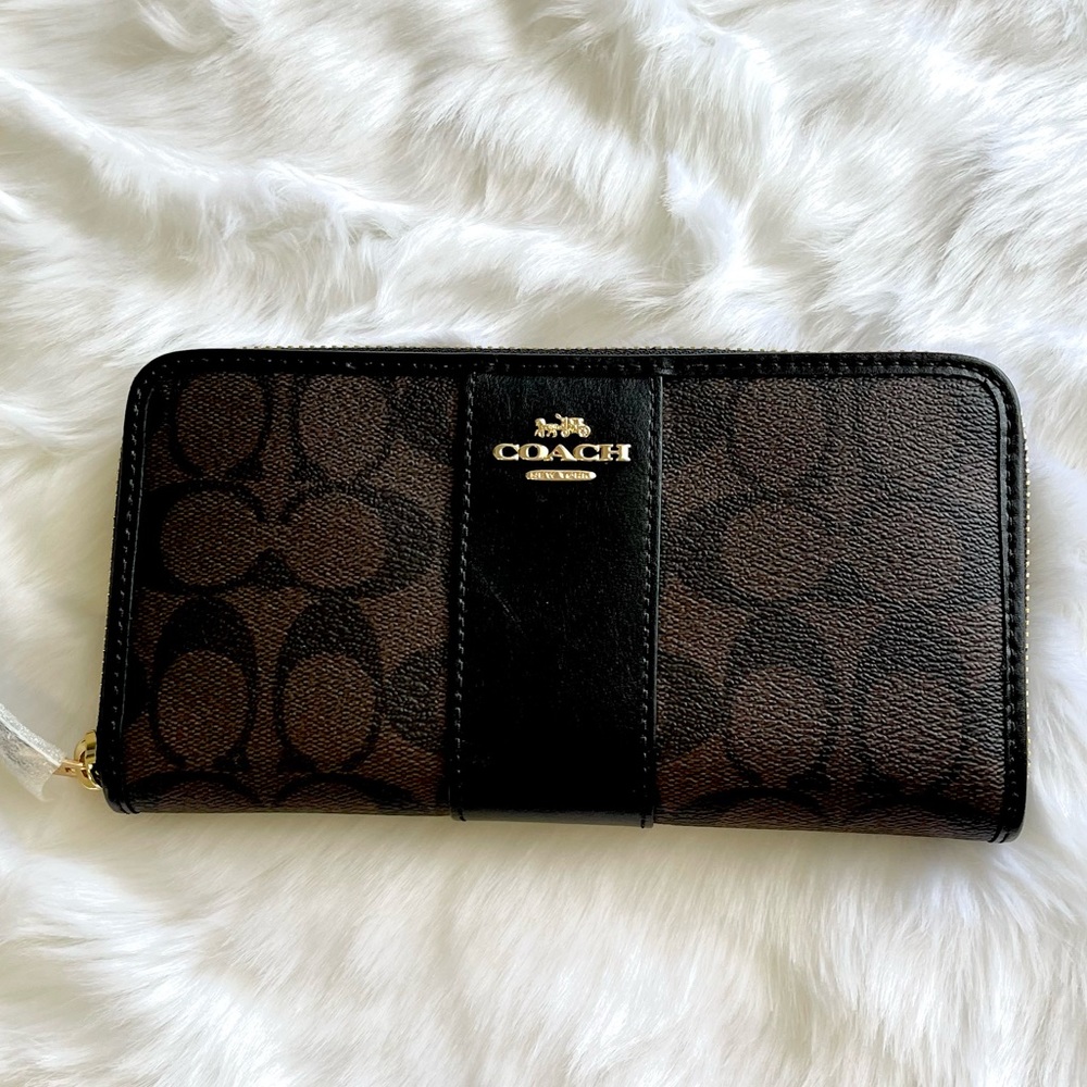 Coach Long Wallet